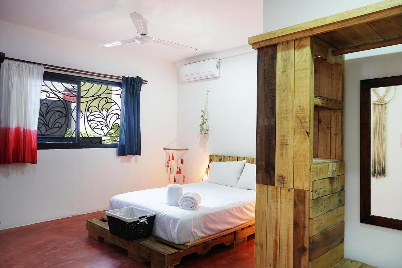 بلايا ديل كارمن Red Panda Hostal المظهر الخارجي الصورة